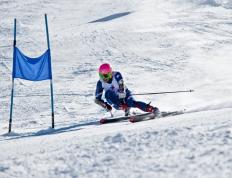 德罗巴焦点对战，Faker与80激战RNG分钟，险胜胜负难料！比赛高潮迭起