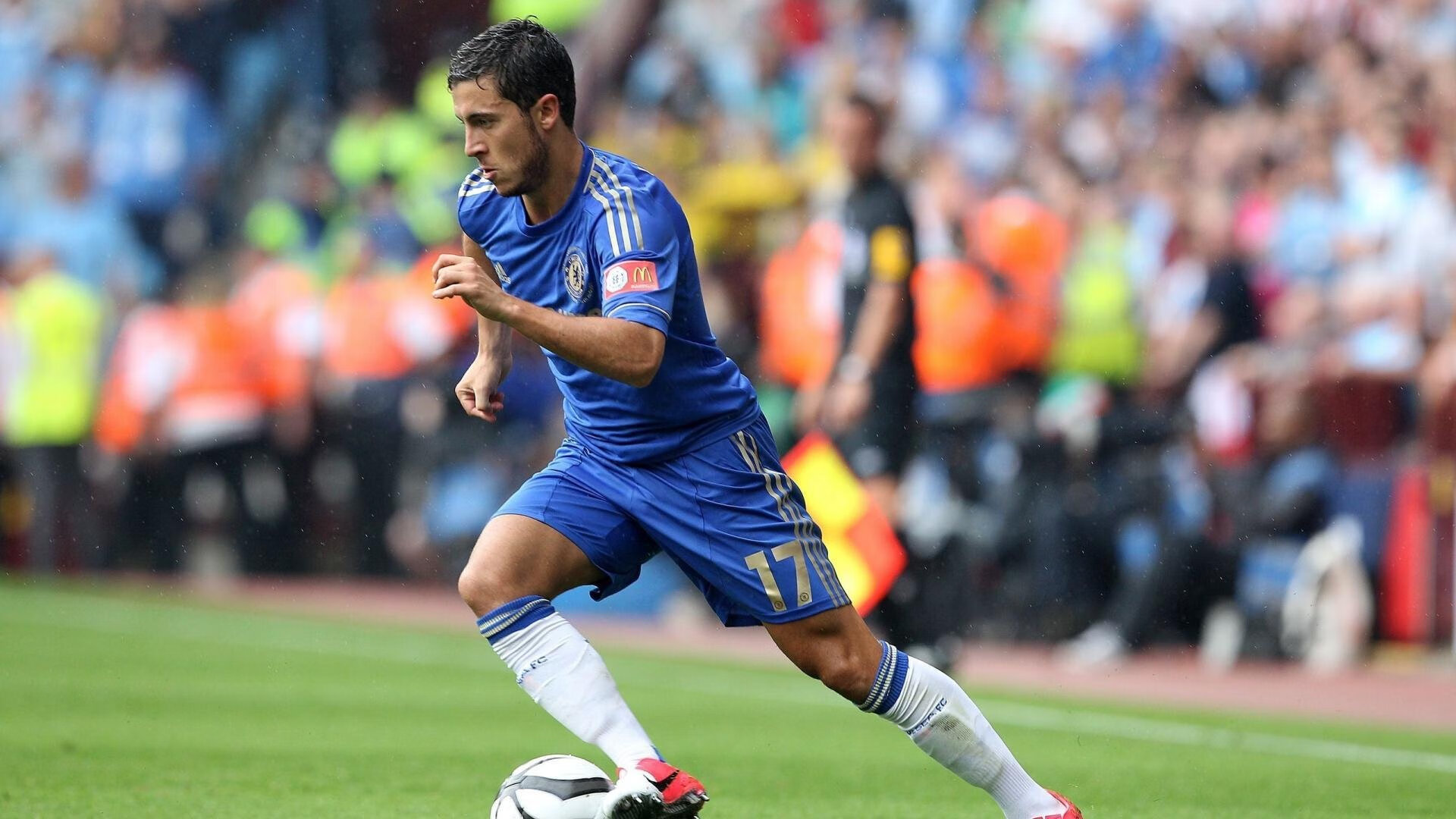 晋级下一阶段首场状态出色，拜仁观众沸腾！，杜兰特重返赛场引发球迷热议